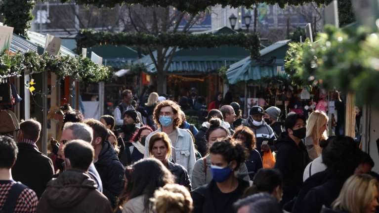 Μετάλλαξη Όμικρον: Ανησυχητική έρευνα από το Imperial College - "Καμία ένδειξη ότι είναι ηπιότερη από τη Δέλτα"