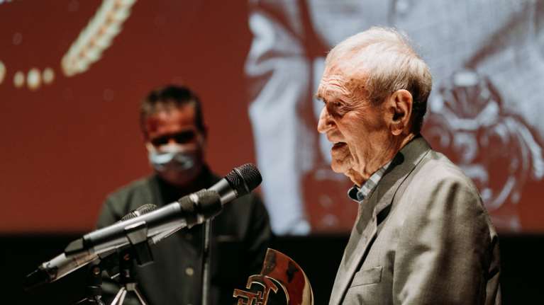 Γιάννης Βογιατζής: Η Φίνος Φιλμ τίμησε τον ηθοποιό - Τα λόγια του Λογοθετίδη που δεν ξέχασε ποτέ [βίντεο]