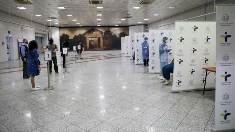 Κορονοϊός: 406 νέα κρούσματα - 16 θάνατοι και 277 διασωληνωμένοι