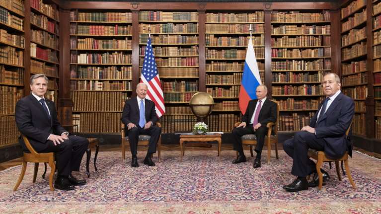 Πόλεμος στην Ουκρανία: Κυρώσεις Πούτιν σε Μπάιντεν και Μπλίνκεν - Τους απαγορεύει την είσοδο στη Ρωσία