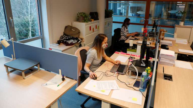 Τι αλλάζει πρακτικά με τις τριετίες και τον κατώτατο μισθό μετά την απόφαση του ΣτΕ - Αλήθειες και ψέματα