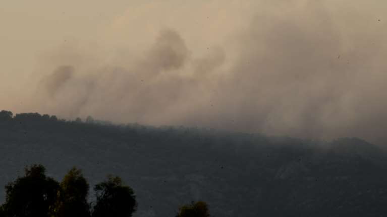 Προς Πετρούπολη η φωτιά στα Άνω Λιόσια – Εμπρησμό στο Σούνιο &quot;βλέπει&quot; ο Δήμαρχος Λαυρεωτικής