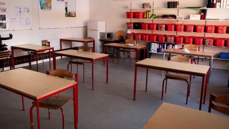 Μίνι lockdown στη Δανία: Κλείνουν τα δημοτικά, λουκέτο σε μπαρ και εστιατόρια τα μεσάνυχτα