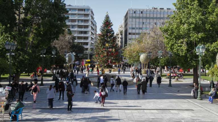 Κορονοϊός: Πάνω από 2.500 κρούσματα σε Αττική και Θεσσαλονίκη - &quot;Βράζει&quot; το Ηράκλειο της Κρήτης
