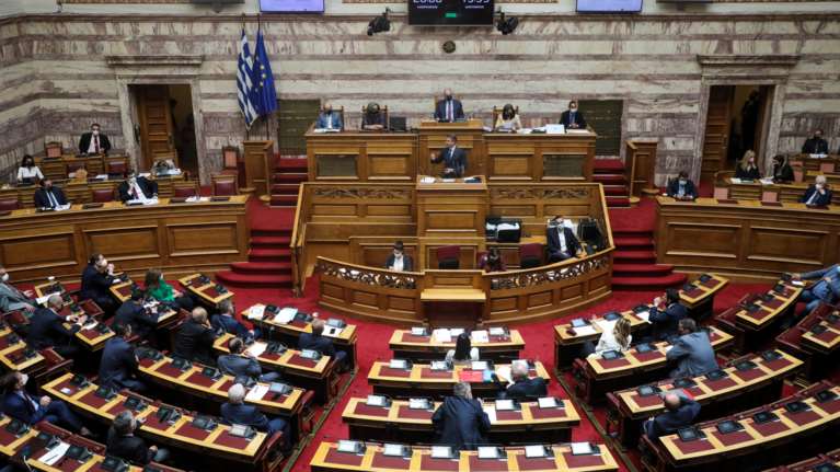 Επέτειος Πολυτεχνείου: Ενός λεπτού σιγή στη Βουλή - Καταδίκη των επεισοδίων -Τα μηνύματα των κομμάτων