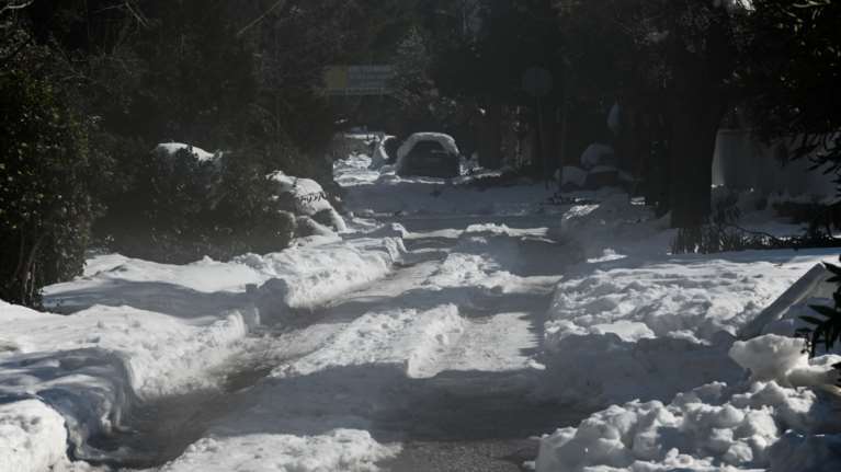 Απεγνωσμένοι οι κάτοικοι στο Χαλάνδρι: 5η μέρα χωρίς ρεύμα - Σε ξενοδοχεία οι ευπαθείς ομάδες