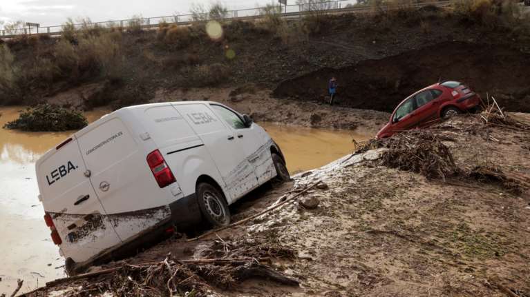 Καρέ - καρέ οι φονικές πλημμύρες στην Ισπανία: Παιδιά μεταξύ των 64 νεκρών - Αγνωστος αριθμός αγνοούμενων