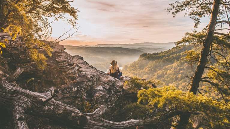 Οι άνθρωποι που ζουν κοντά σε πράσινους χώρους είναι βιολογικά νεότεροι κατά δυόμισι χρόνια