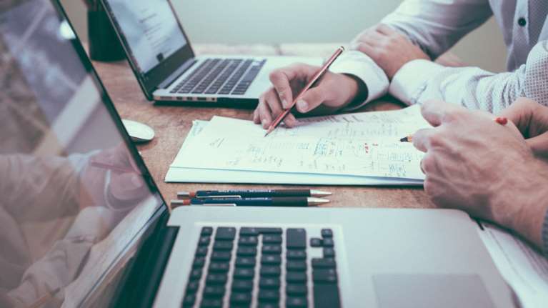 Μεγάλες αλλαγές στη δικαιολόγηση τεκμηρίων και πόθεν έσχες - Στριμώχνουν όσους κρύβουν εισοδήματα