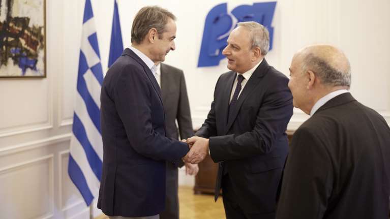 Συνάντηση του πρωθυπουργού Κυριάκου Μητσοτάκη με τον Γενικό Γραμματέα του ΑΚΕΛ Στέφανο Στεφάνου