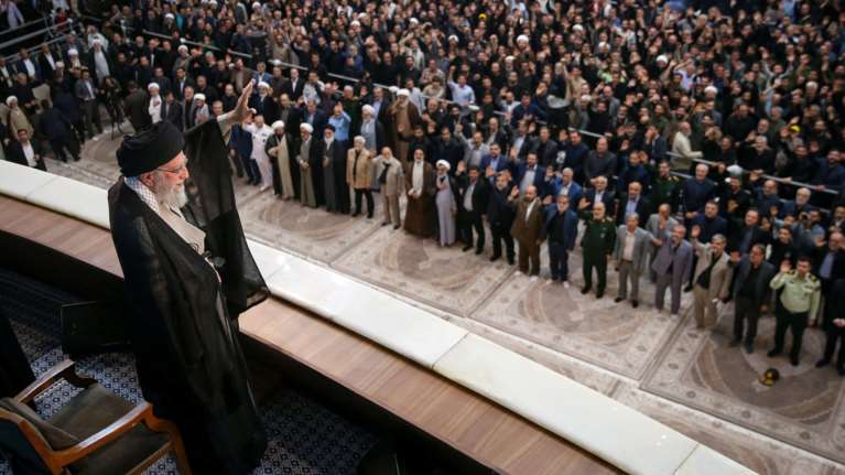 Ανάλυση: Τα σενάρια για την αλλαγή καθεστώτος και τον διάδοχο του Αλί Χαμενεΐ - Η Δύση και ο εξόριστος γιος του Σάχη