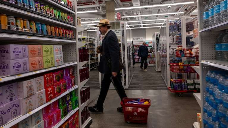 Σαρωτικοί δασμοί Τραμπ: Πόσο θα κοστίσουν στις τσέπες των Αμερικανών - Αποκαλυπτική έρευνα του Γέηλ