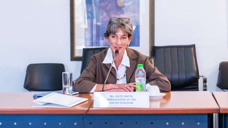 Τουρισμός: Η Αγγλίδα πρέσβης προβλέπει ότι σύντομα ανοίγουν τα σύνορα για τους Αγγλους τουρίστες στην Ελλάδα