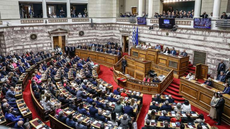 Βουλή της μίας ημέρας: Επανεκλογή Τασούλα ως Πρόεδρος με 270 ψήφους - Το απόγευμα διαλύεται και πάμε σε εκλογές