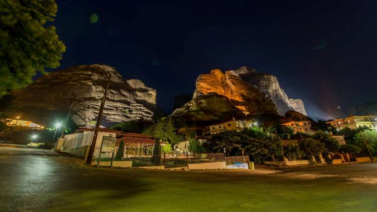 Γάλλοι με κορονοϊό το ‘σκασαν απ’ την Καλαμπάκα - Τους αναζητούν οι Αρχές