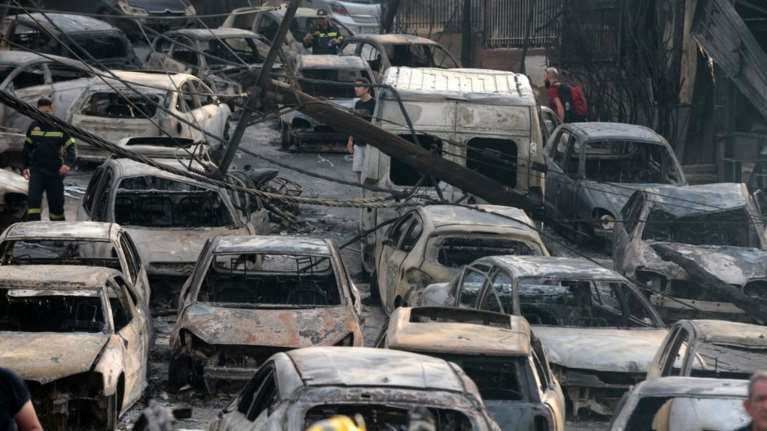 Φωτιά στο Μάτι: Κόλαφος η εισήγηση του εισαγγελέα - Παραπομπή σε δίκη για Δούρου, Ψινάκη, Κολοκούρη και άλλους 24