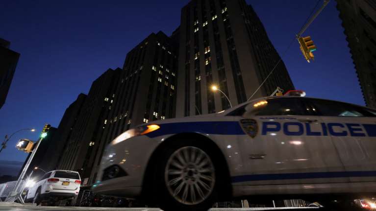 ΗΠΑ: Τέσσερις νεκροί και πάρα πολλοί τραυματίες από πυροβολισμούς σε πάρτι εφήβου