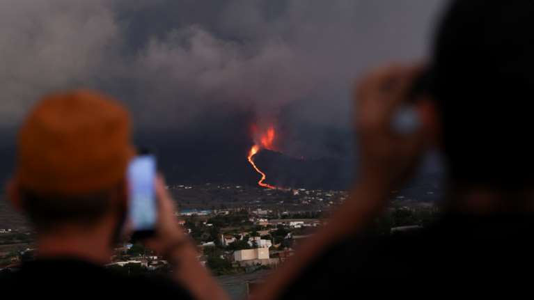 Ηφαίστειο στη Λα Πάλμα: Η λάβα θερμοκρασίας 1.250 βαθμών Κελσίου πλησιάζει τον Ατλαντικό Ωκεανό