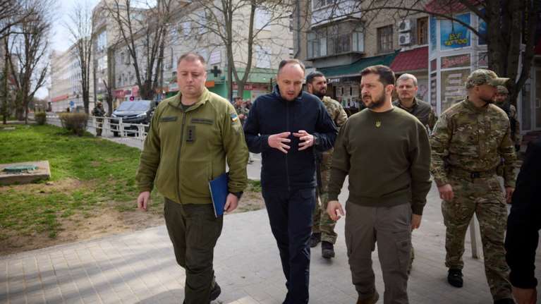 Σύνοδος Κορυφής: Πυραύλους μεγάλου βεληνεκούς, μαχητικά και νέες κυρώσεις στη Ρωσία ζήτησε ο Ζελένσκι