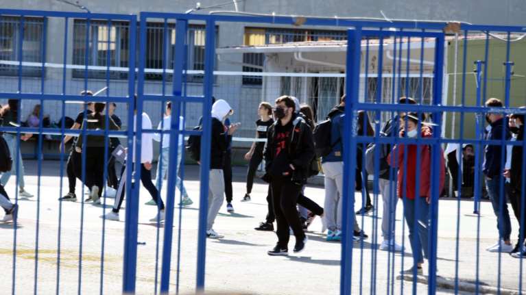 Στα κάγκελα η Ιτέα: Διασπορά από καθηγήτρια που δεν φορούσε μάσκα - Πάνω από 40 κρούσματα κορονοϊού σε σχολείο