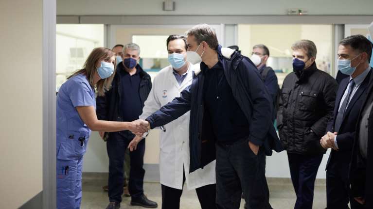 Στο Γενικό Νοσοκομείο "Αττικόν" ο Κυριάκος Μητσοτάκης - Σε λειτουργία μία από τις 19 ΜΑΦ για ασθενείς με αγγειακά εγκεφαλικά επεισόδια