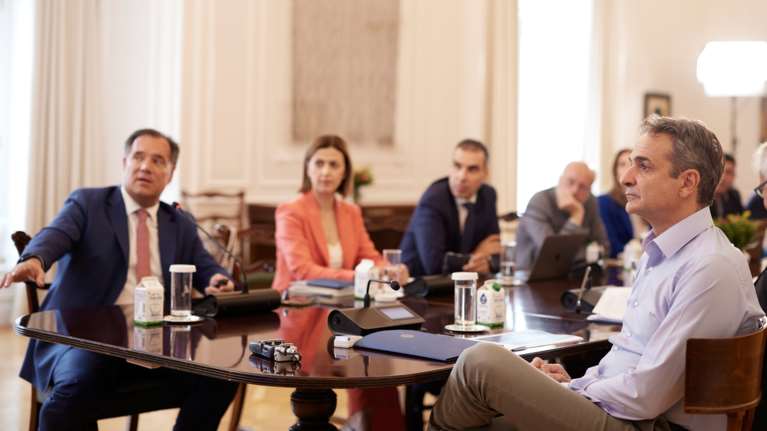 Οι 3 κινήσεις για την ανάταξη του ΕΣΥ: Δωρεάν απογευματινά ιατρεία, μείωση χρόνου αναμονής και προσλήψεις