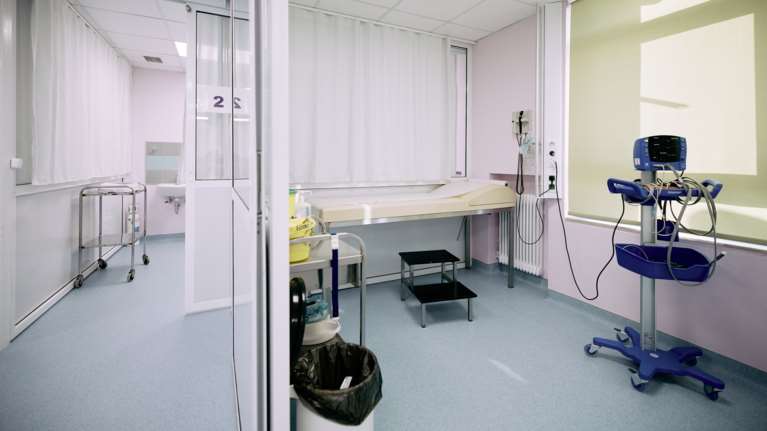 Απίστευτο περιστατικό στο νοσοκομείο Χανίων: Έχασαν τραυματία - Τον έψαχναν 12 ώρες, τον βρήκαν κλειδωμένο στα μαγειρεία