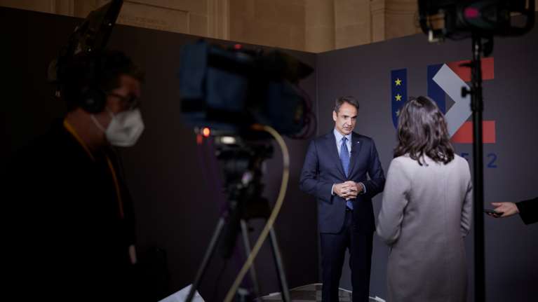 Μητσοτάκης στο CNBC: O Πούτιν ενίσχυσε το ΝΑΤΟ και "ξύπνησε" την ΕΕ από τον γεωπολιτικό της λήθαργο