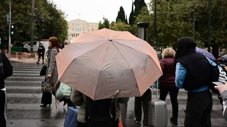 Καιρός: Πού θα επιμείνουν σήμερα οι βροχές - Οι πρώτες εκτιμήσεις για το Πάσχα