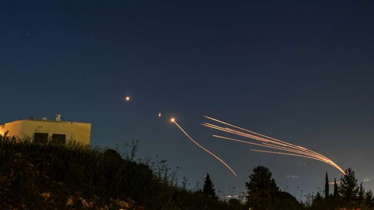 Washington Post: Γιατί το Ιράν το ξανασκέφτεται για το αν θα εξαπολύσει μεγάλη επίθεση στο Ισραήλ