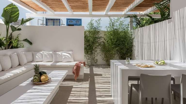 Μια υποδειγματική ανακαίνιση στην Ύδρα - Ένα ιδιαίτερο συγκρότημα διαμερισμάτων μόλις 100μ. από το λιμάνι