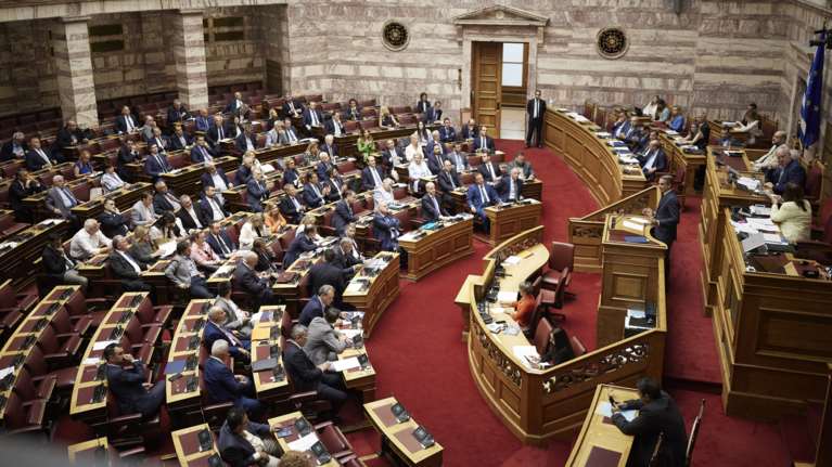 Νομοσχέδιο για την ενίσχυση του εισοδήματος - Τι στάση θα κρατήσουν τα κόμματα της αντιπολίτευσης