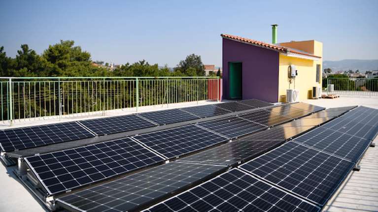 Σκρέκας: Ερχεται πρόγραμμα επιδότησης νοικοκυριών για φωτοβολταϊκά στις στέγες των σπιτιών