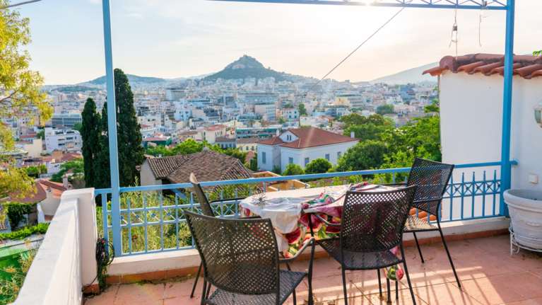 Τι σπίτι αγοράζω με δόση 500 ευρώ τον μήνα - Αυξάνονται πάλι τα επιτόκια των δανείων