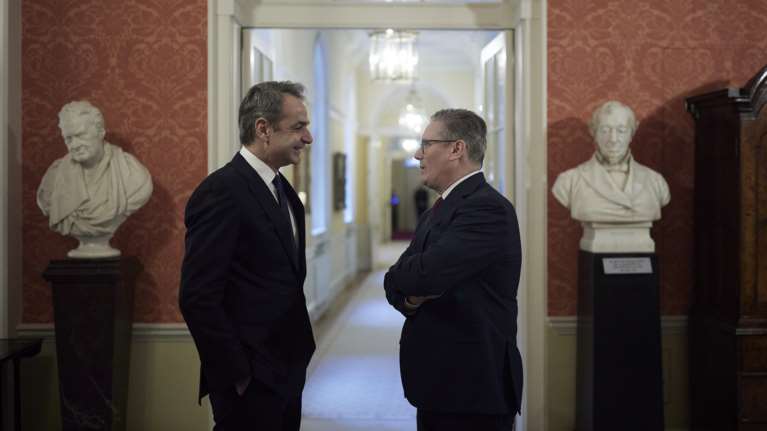 Συνάντηση Μητσοτάκη - Στάρμερ: Συζήτησαν το θέμα των Γλυπτών του Παρθενώνα - Η &quot;υπόσχεση&quot; του Βρετανού πρωθυπουργού