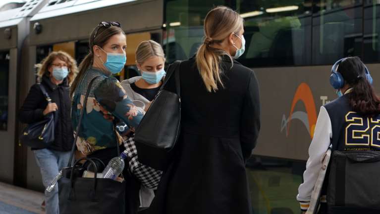 Μετάλλαξη Δέλτα: Μεταδίδεται σε μόλις 5 δευτερόλεπτα - Μπορεί να σε κολλήσει ο άνθρωπος που περνάει δίπλα σου [Βίντεο]