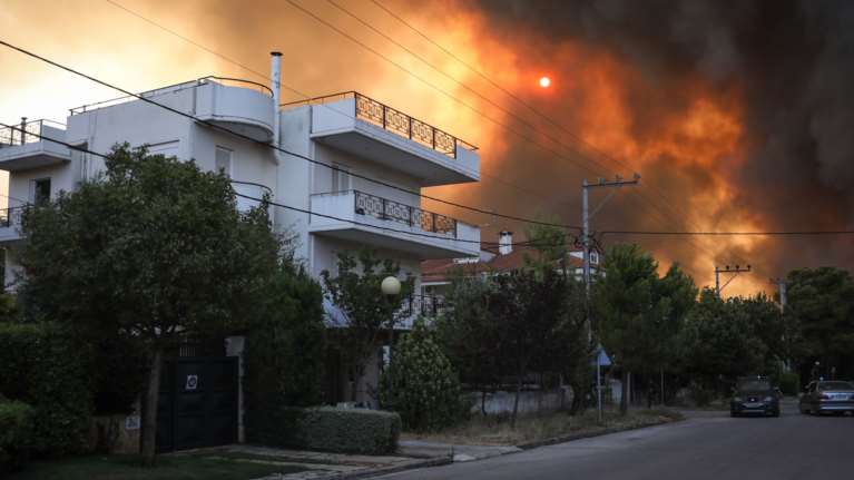Σε πύρινο κλοιό η Ελλάδα: Αναζωπυρώσεις σε Μεσσηνία και Ρόδο - Νέες φωτιές σε Λακωνία και Λίμνη Ευβοίας