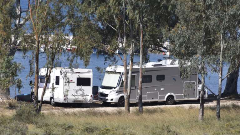 Περιορισμοί στα τροχόσπιτα από το υπουργείο Τουρισμού: Τέλος στην κατάληψη δασών, αιγιαλών, αρχαιολογικών χώρων