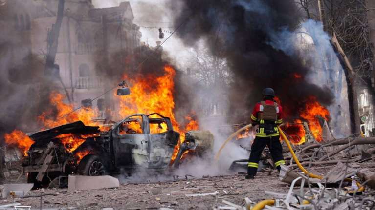 Ουκρανία: Τουλάχιστον 32 νεκροί μετά από ρωσική πυραυλική επίθεση την Κυριακή των Βαΐων - Οργισμένη αντίδραση Ζελένσκι