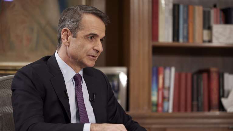 Με... Σαββόπουλο η κυριακάτικη ανάρτηση Μητσοτάκη για μη κρατικά ΑΕΙ, Θεσσαλία, ακρίβεια και Οσκαρ