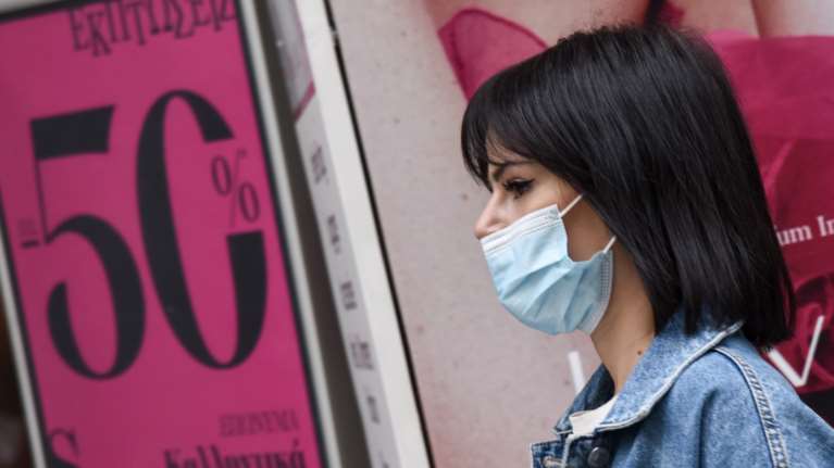 Ανοικτά και με εκπτώσεις τα καταστήματα σήμερα - Το ωράριο για σούπερ μάρκετ και κομμωτήρια