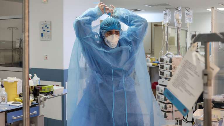 Κορονοϊός: 1.886 νέα κρούσματα σήμερα - 482 διασωληνωμένοι και 27 θάνατοι