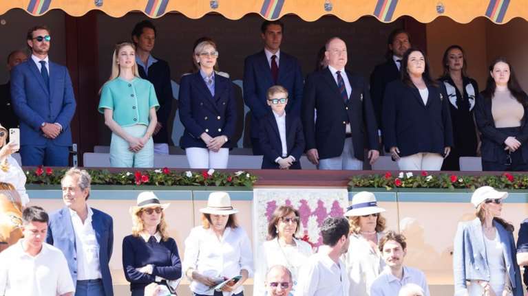 Smart chic η πριγκιπική οικογένεια του Μονακό: Η Σαρλίν με Ralph Lauren και Manolo Blahnik και η Μπορομέο με Dior