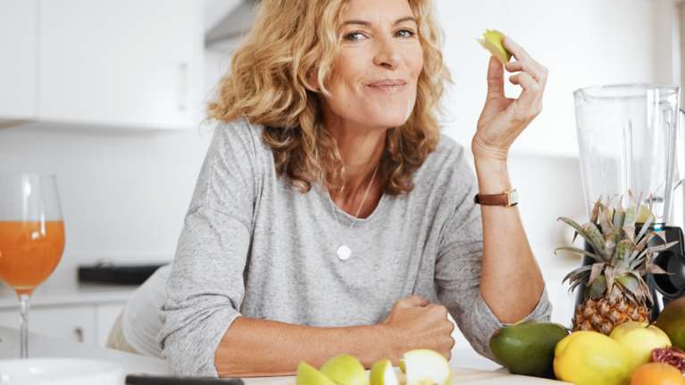 Αυτές είναι οι καλύτερες δίαιτες για τις γυναίκες μετά τα 40, σύμφωνα με γιατρούς και διαιτολόγους