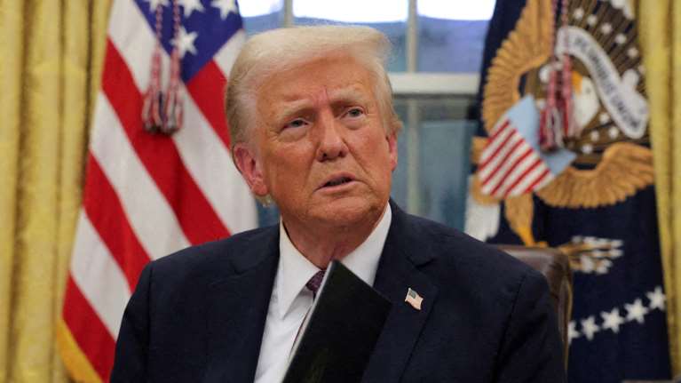 Δασμούς και στην Ευρώπη βάζει ο Τραμπ- &quot;Η ΕΕ μας συμπεριφέρθηκε πολύ άσχημα&quot;