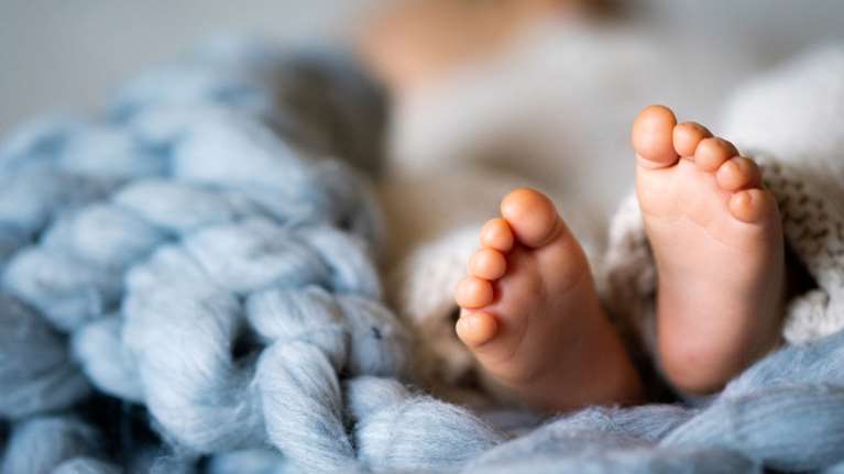 Κύκλωμα εμπορίας βρεφών δρούσε επί μία 10ετία: Από τις 70 χιλ. ευρώ η ταρίφα - Ο &quot;αρχηγός&quot; γυναικολόγος και οι παρένθετες μητέρες