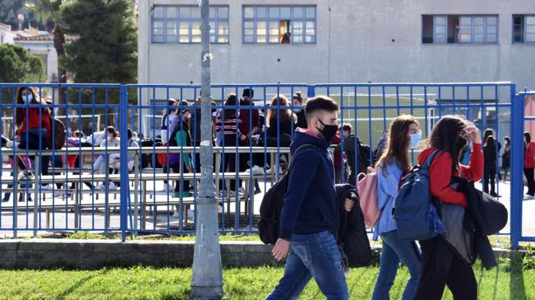 Ανοιγμα σχολείων: Επιστροφή στα Λύκεια μετά από πέντε μήνες - Μόνο 408 θετικά κρούσματα από τα self test