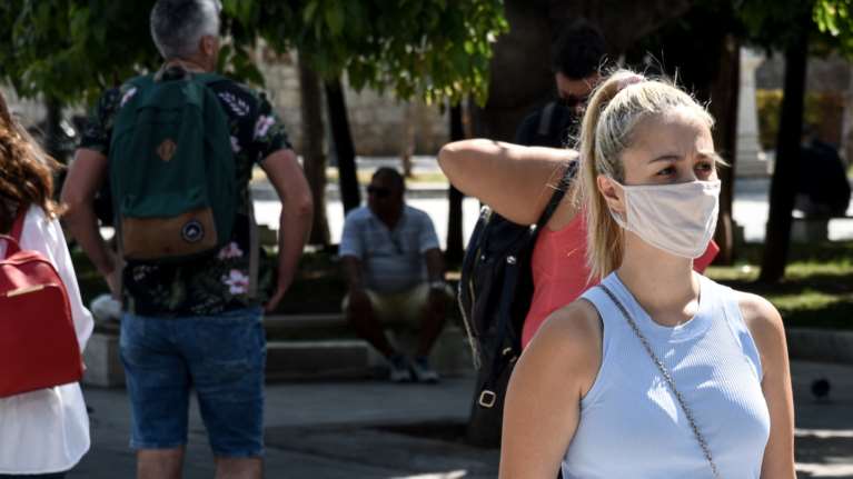 Κορονοϊός: Οι 11 περιοχές που είναι υποχρεωτική η χρήση μάσκας παντού