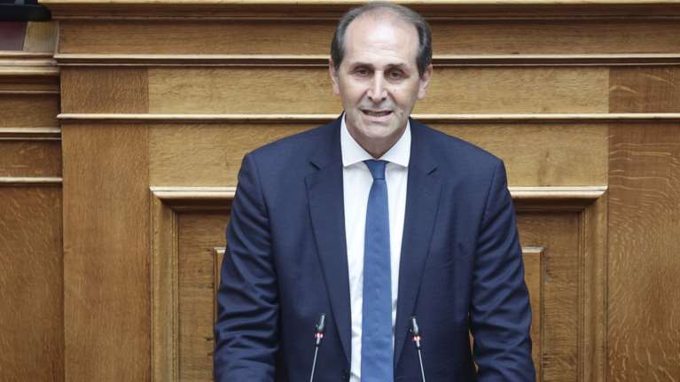 Ο Απόστολος Βεσυρόπουλος υπέστη ανακοπή καρδιάς: Μάχη των γιατρών να τον επαναφέρουν