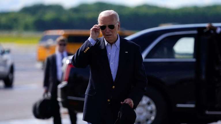 Δεν τα παρατάει ο Μπάιντεν: Μόνο ο Θεός μπορεί να με βγάλει από την εκλογική κούρσα [βίντεο]